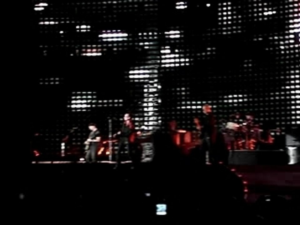 U2 LIVE 2