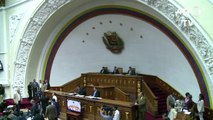 Parlamento venezuelano aceita afastar três deputados