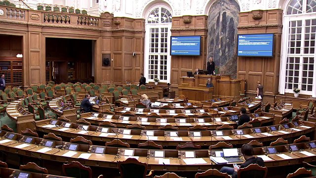 Dinamarca debate polêmico confisco dos bens dos imigrantes