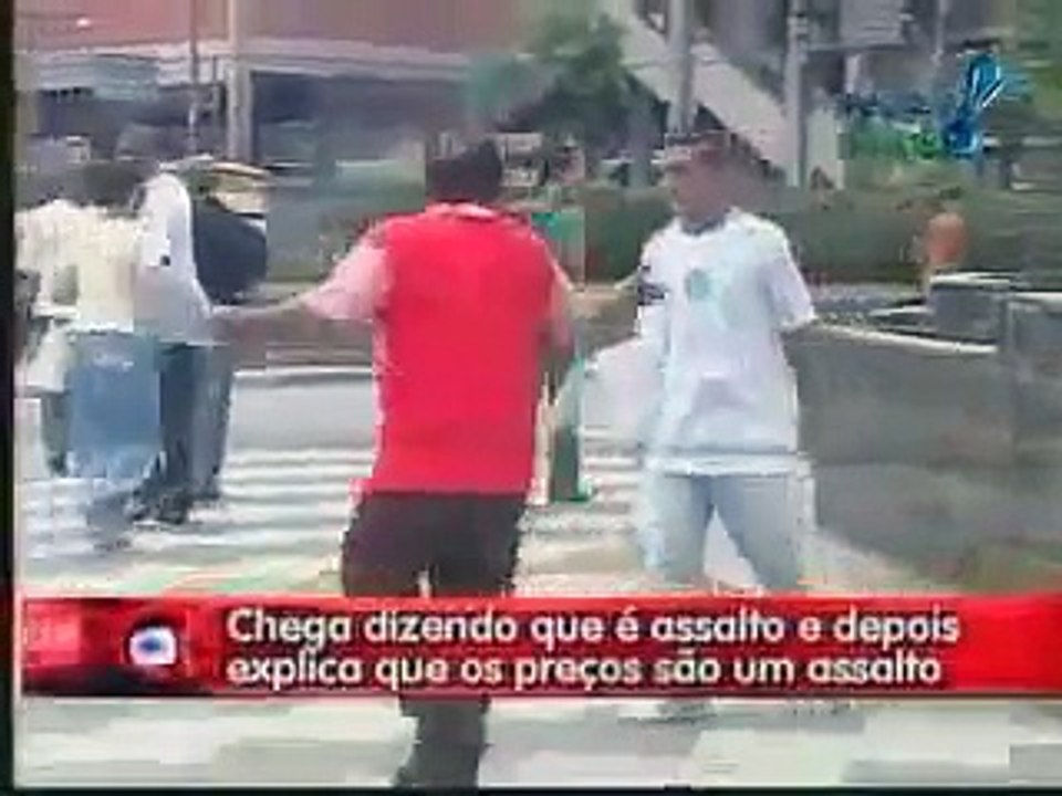 Isto  um assalto, kkk boa  pegadinha