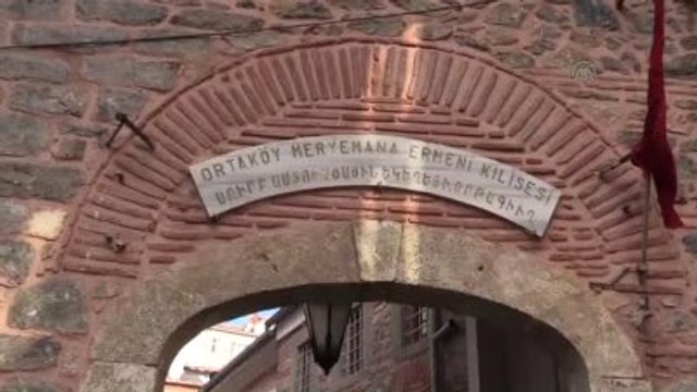 Metan Gazı Sıkışması Nedeniyle Rögar Kapağı Yerinden Fırladı