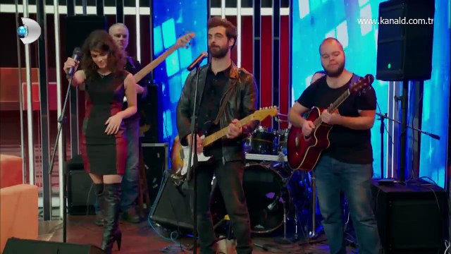 Poyraz Karayel 39. Bölüm - Poyraz ve Selin'in Elleri Ellerime yorumu