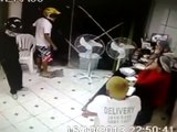 Assaltantes tentam assaltar a pizzaria mas dao-se mal