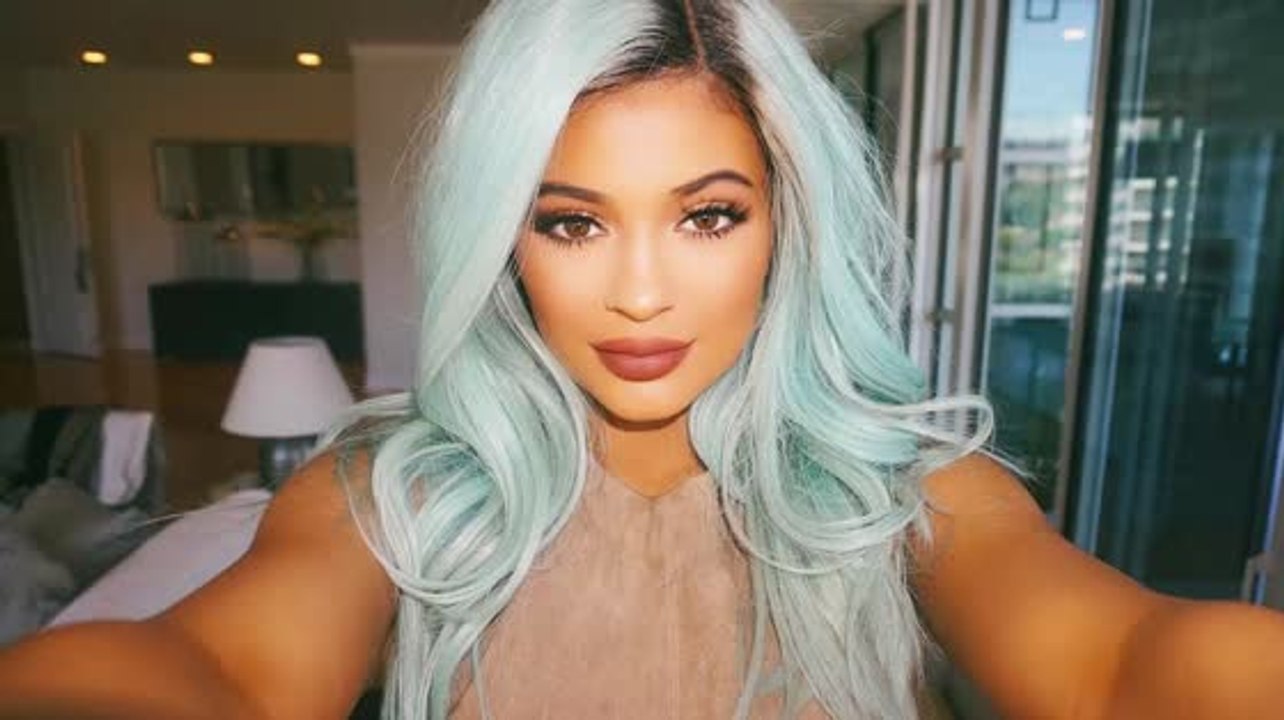 Kylie Jenner möchte weniger Makeup tragen