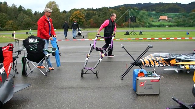 LOCKHEED SR 71 BLACKBIRD GIGANTIC RC SCALE MODEL JET FLIGHT DISPLAY / RC Airshow Hausen 20