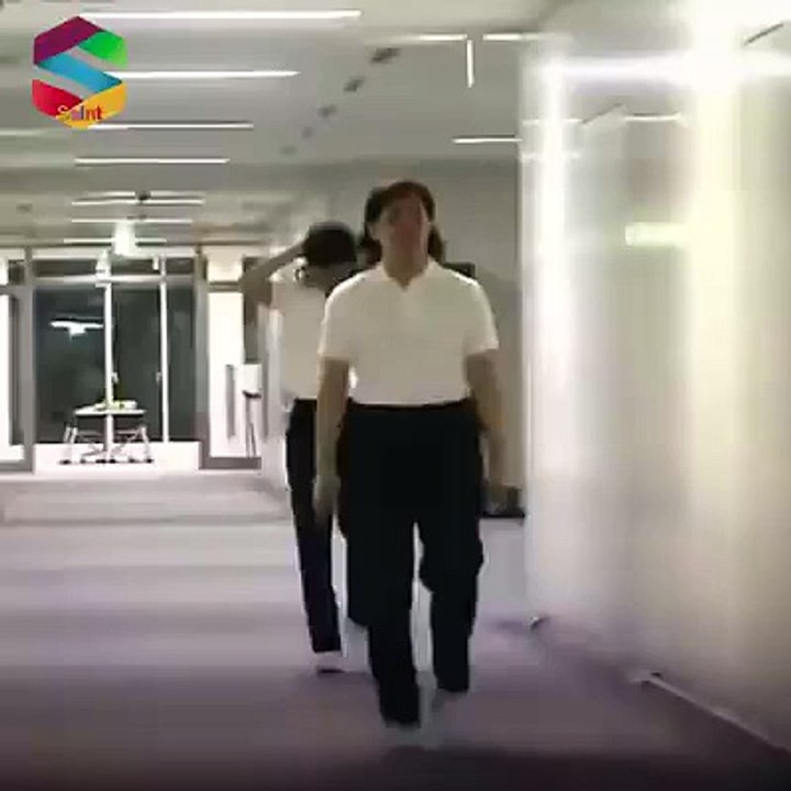 Dinosaur Scare Prank