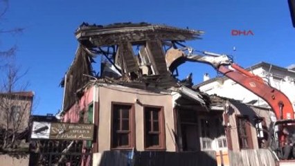 Edirne Belediye Yıktı, Vatandaşlar Tahta Topladı