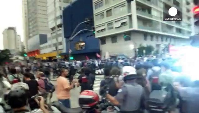 Бразилия: слезоточивый газ против недовольных ростом цен