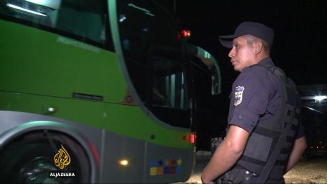 First group of stranded Cuban migrants arrive in Mexico