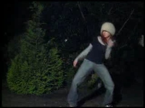 Une danseuse de tecktonik ultra-rapide ?