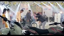 Dhoni Lungi Dance With Prabhu Deva In TVS Star Motorbike Commercial