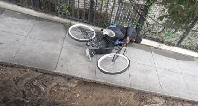 Des voleurs de vélos reçoivent des décharges électriques