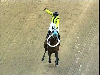 Jinete celebra victoria como si fuese primera vez