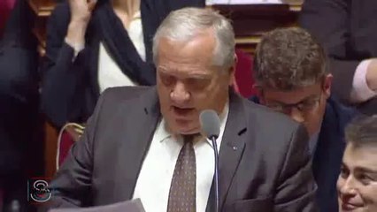 Révision constitutionnelle : " Tant de voix discordantes dans le même gouvernement, ce manque de cohérence nuit à l'autorité de l'Etat ! "