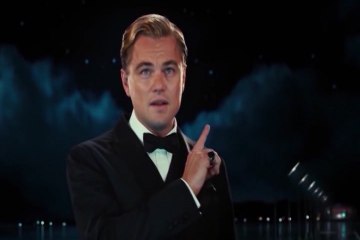 DiCaprio paga 100.000 dolares por guitarra de Bono de U2