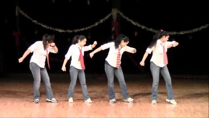 Girls dancing on Bollywood song Kolaveri Di