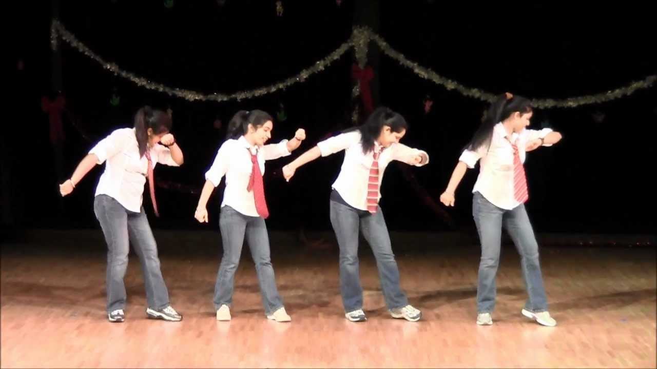 Girls dancing on Bollywood song Kolaveri Di