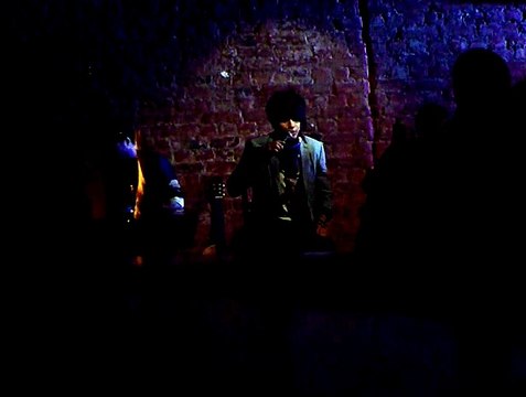 vMetro - «Les Parapluies de Cherbourg» (арт-кафе «Кипяток», 09.06.2012)