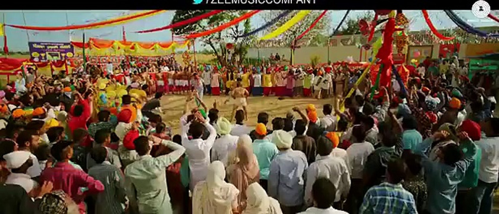 Latest Video Songs 2015 -  Tung Tung Baje - Singh Is Bliing Akshay Kumar Amy Jackson Diljit Dosanjh Sneha Khanwalkar-99