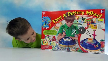 Макс лепит чашу на гончарном круге и красит красками Make a cup on pottery wheel and pait it