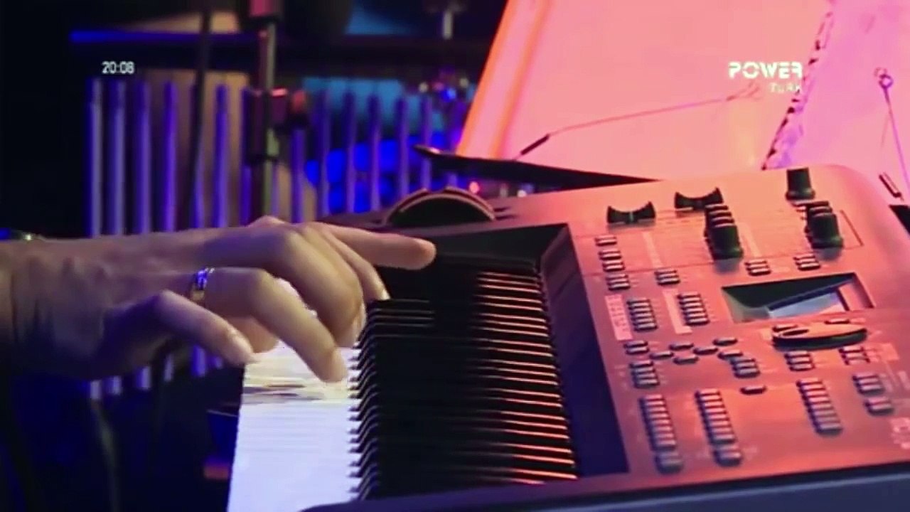 Ece Seçkin - Hoşuna mı Gidiyor (Powertürk Akustik)