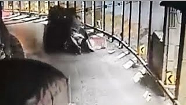 Truck Loses Brakes On Mountain