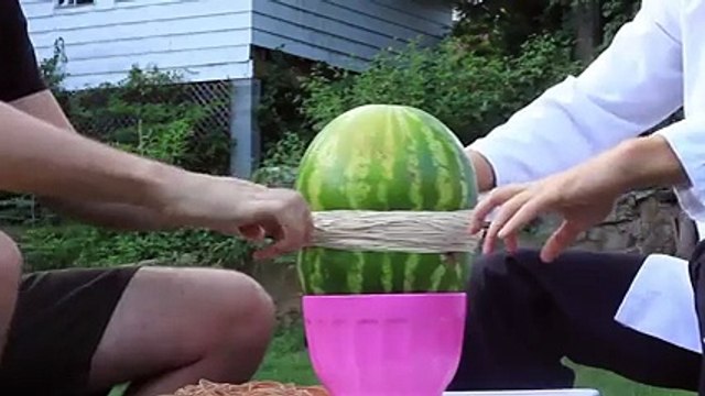 Karpuz 1000 Paket Lastiği ile Sarılırsa.. Yok Böyle Bir Şey