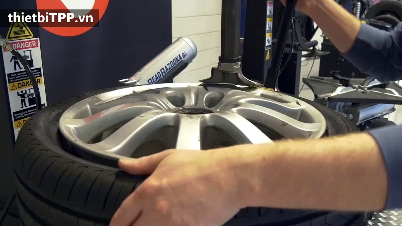 Máy ra vỏ xe tay ga Big Bin, máy ra vào vỏ xe máy