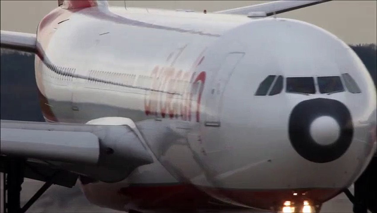 Crosswind Landings at Düsseldorf. Boeing 777, A330, A320, B737, MD82 (HD)  Video Arts