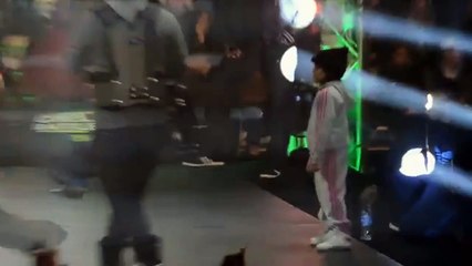 Unbelievable 6 Year Old Girl Break Dancing