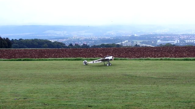 FOKKER E 1 GIGANTIC RC SCALE MODEL AIRPLANE FLIGHT DEMONSTRATION / Mega RC Airshow Götting