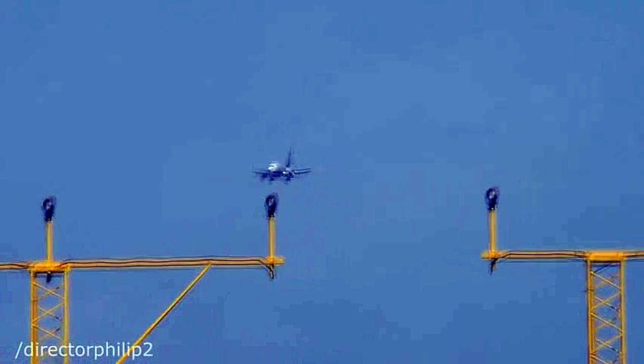 Crosswind Landings Etihad airways crazy Go around Stuck Mic Hurricane Gonzalo Manchester Airport  Video Arts