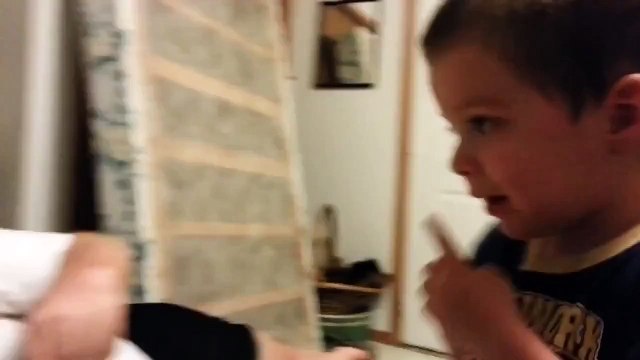 Отец оторвал нос сыну