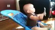 Bébé aux abdos en béton - Entrainement intensif