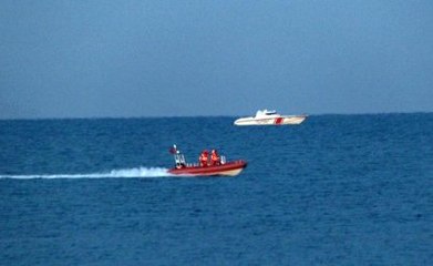 Kuma Saplanan Yunan Sahil Güvenlik Botuna Yardıma Türk Balıkçılar Koştu