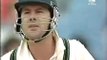 Javagal Srinath deadly bouncer to Ricky Ponting. Ricky Ponting hit hard on helmet and abusing Srinath.Rare cricket video