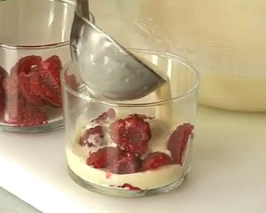 كيفية إعداد الكريم بروليه (أو كاسترد محلى بالكراميل)