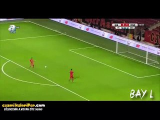 Umut'un Kaçırdığı Pozisyonda Rakip Futbolcular Olmasaydı