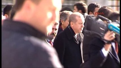 Cumhurbaşkanı Erdoğan, Patlamanın Olduğu Yere Karanfil Bıraktı, Açıklama Yaptı
