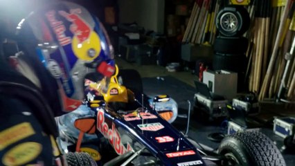 Une F1 Red Bull à l'assaut d'une piste de ski
