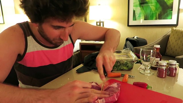 Faire cuire son steak avec un fer à repasser