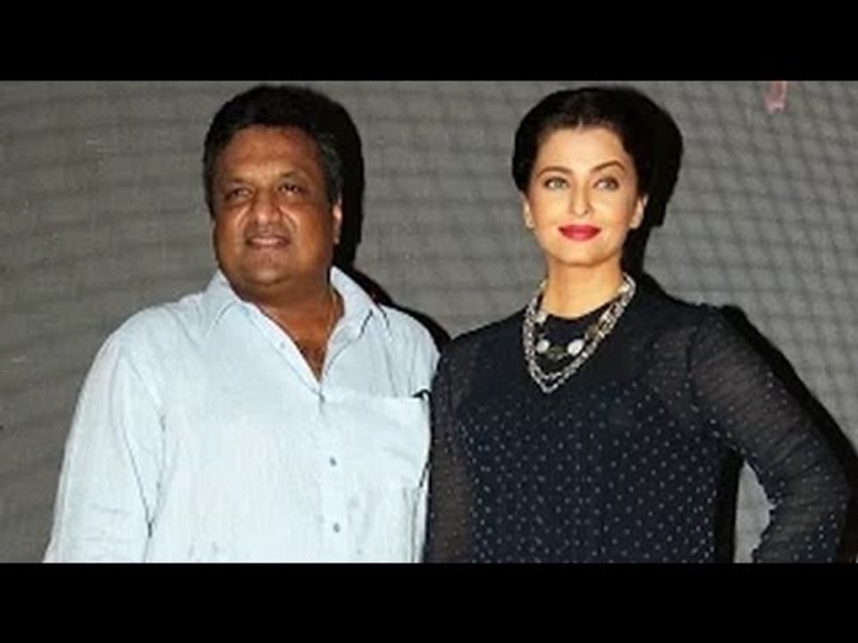 Aishwarya Rai Bachchan Promotes Jazbaa At College Festival