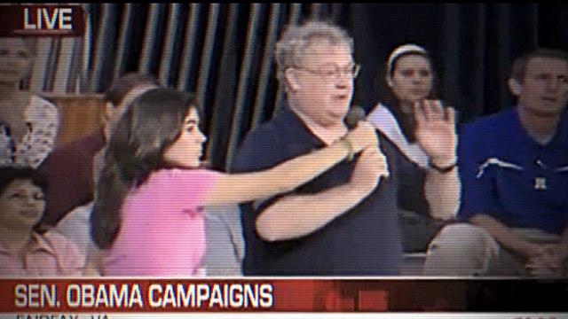 Les Nouveaux Loups du Web (terms and conditions may apply) documentaire de Cullen Hoback - extrait 3