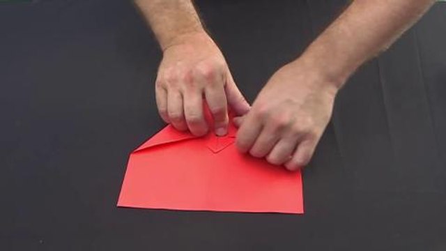 Instrucciones para fabricar un dron con un avión de papel