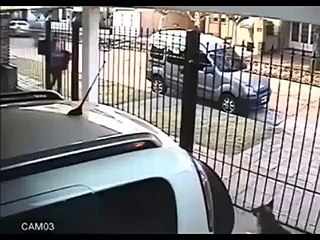 Kadın, Motorlu Soygunculara Karşı Bakın Nasıl Bir Taktik Uyg