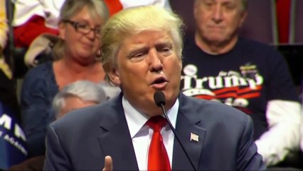 Trump critica al técnico de sonido en pleno 'meeting' por su micro