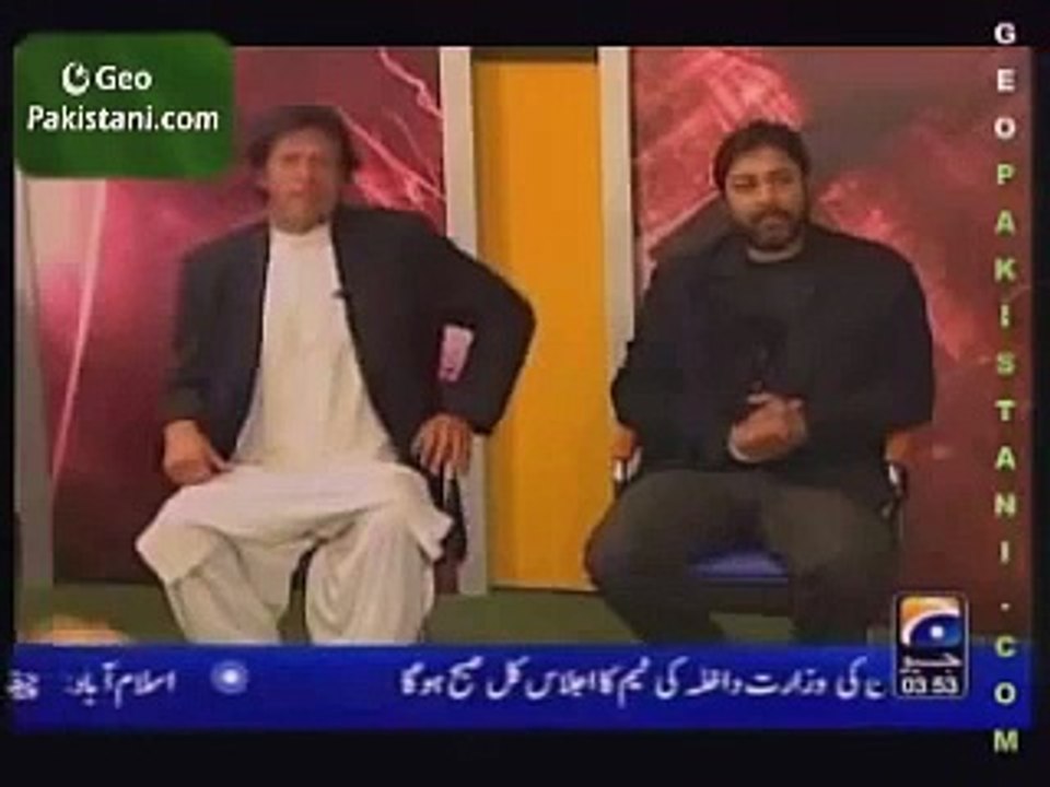 See What Female Fans Did With Imran Khan At The End Of Show With Ramiz Raja