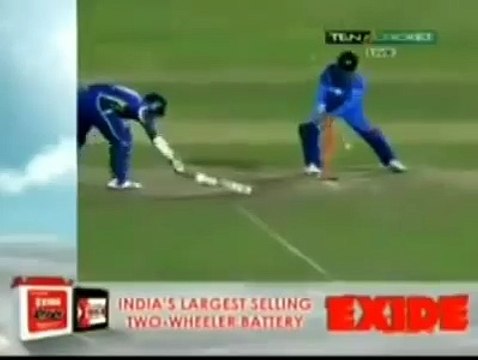 MS Dhoni very funny imitating Manoj Tiwary. Funny side of Dhoni with Tiwary. Rare cricket video