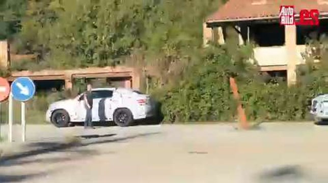 Cazado Mercedes MLC y coche mula