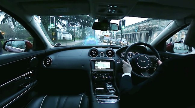 JAGUAR LAND ROVER PRESENTA LAS TECNOLOGÍAS `360 VIRTUAL URBAN WINDSCREEN´ Y `FOLLOW-ME GHOST CAR NAVIGATION´